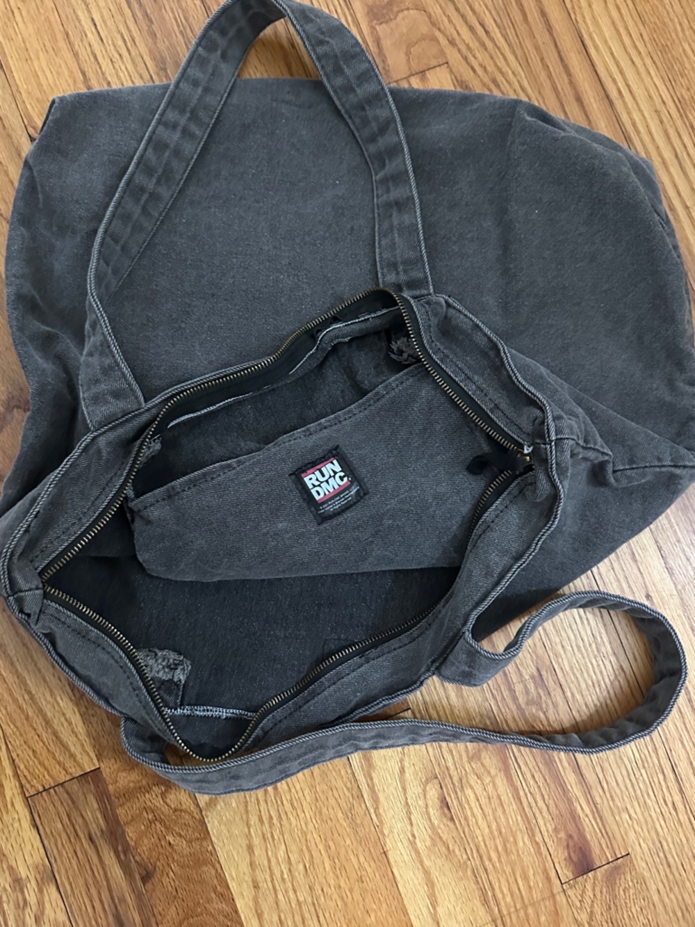 TYPO/RUN DMC COLLAB VINTAGE-STYLE LARGE GREY CANVAS TOTE BAG - Picture 9 of 11